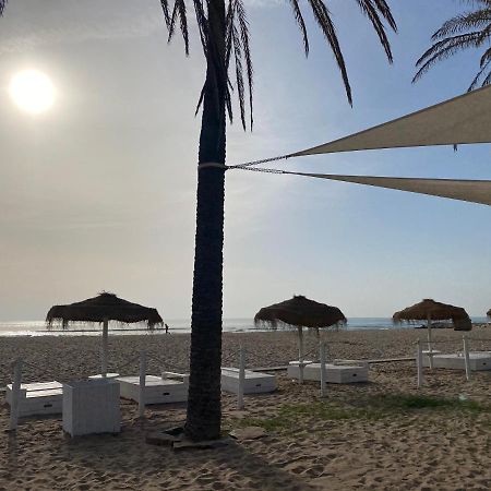 Alojamiento En Primera Linea De Playa Con Wifi Lägenhet Valencia Exteriör bild