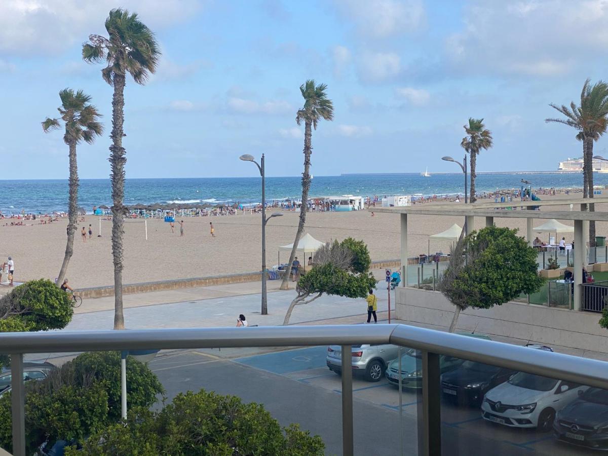 Alojamiento En Primera Linea De Playa Con Wifi Lägenhet Valencia Exteriör bild