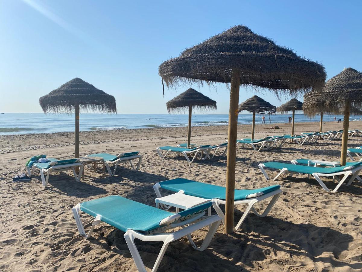 Alojamiento En Primera Linea De Playa Con Wifi Lägenhet Valencia Exteriör bild